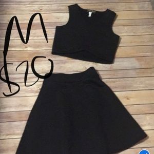 Black crop top 2 piece set!